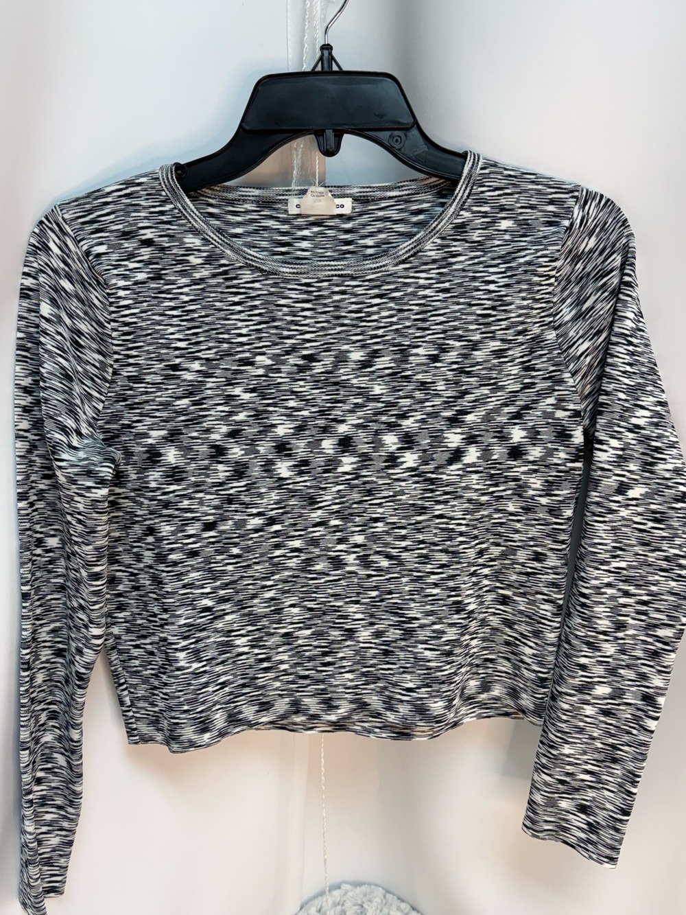 Club Monaco Black & White Heathered Long-Sleeve Crop Top size small